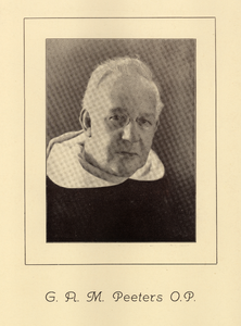 106029 Portret van G.A.M. Peeters, geboren 1870, pastoor van de St.-Dominicuskerk te Utrecht (1928-19?). Borstbeeld van ...